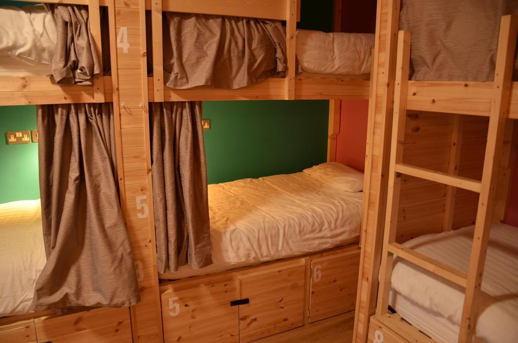 Bed 6-Bed Female Dormitory Room,315741209:JPEG